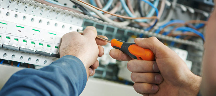 The Benefits of Becoming an Electrical Technician